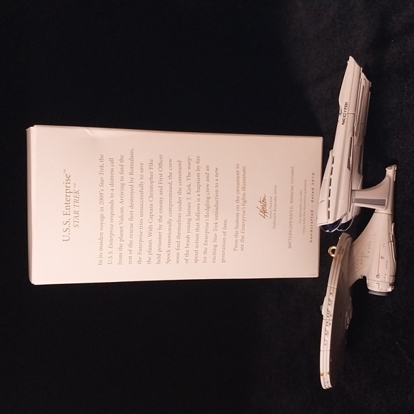 Hallmark magic KEEPSAKE STAR TREK THE MOTION PICTURE U.S.S. ENTERPRISE™ NCC-1701 - Picture 5 of 11
